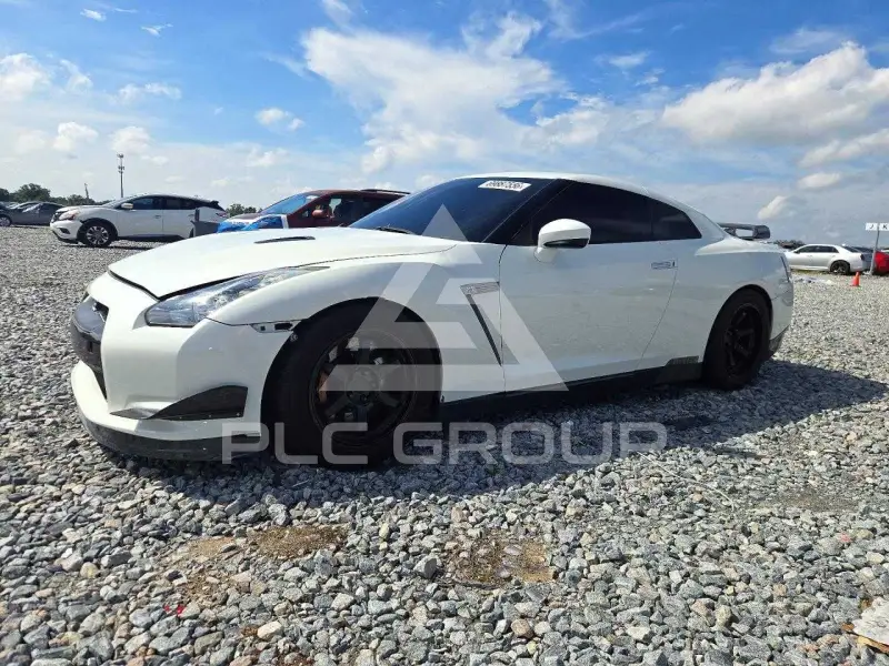 2016 Nissan GT-R фото