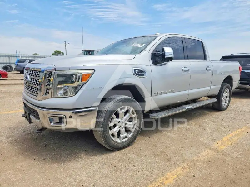 2016 Nissan TITAN photo