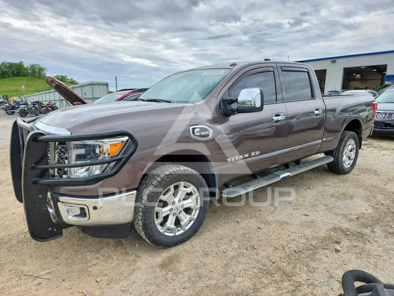 2016 Nissan TITAN фото