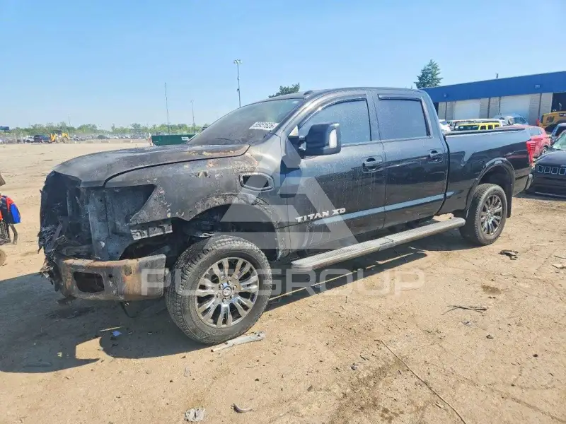 2016 Nissan TITAN фото