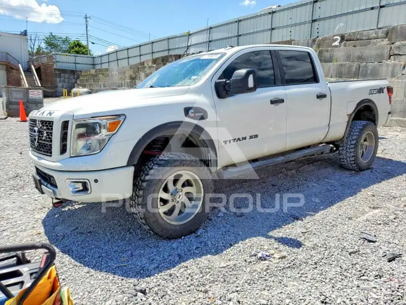 2016 Nissan TITAN фото