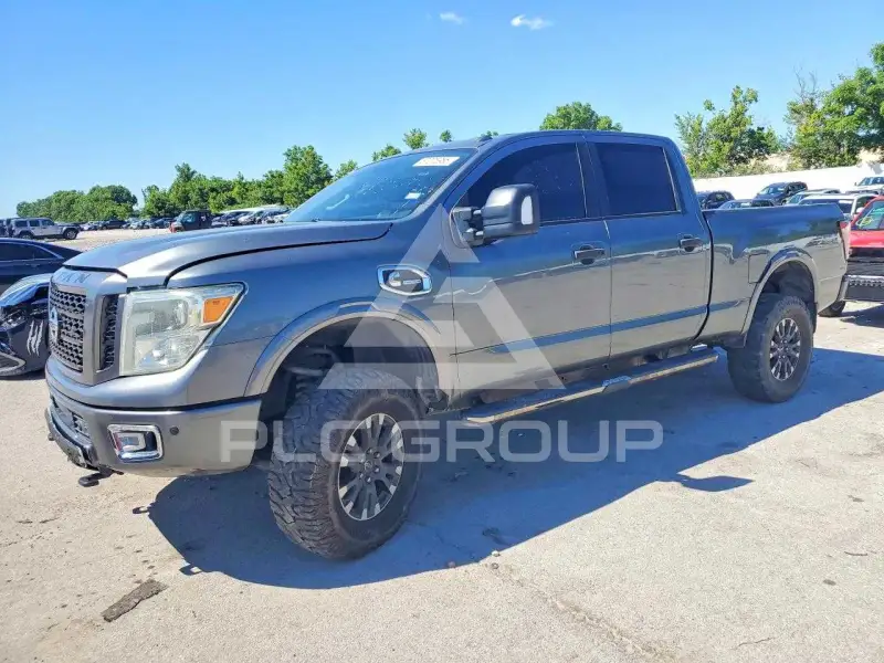2016 Nissan TITAN фото