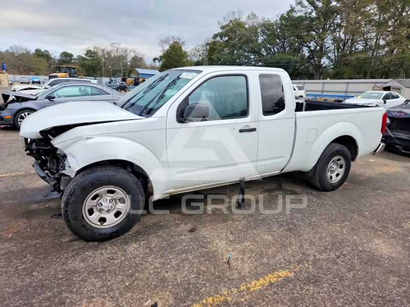 2016 Nissan FRONTIER photo