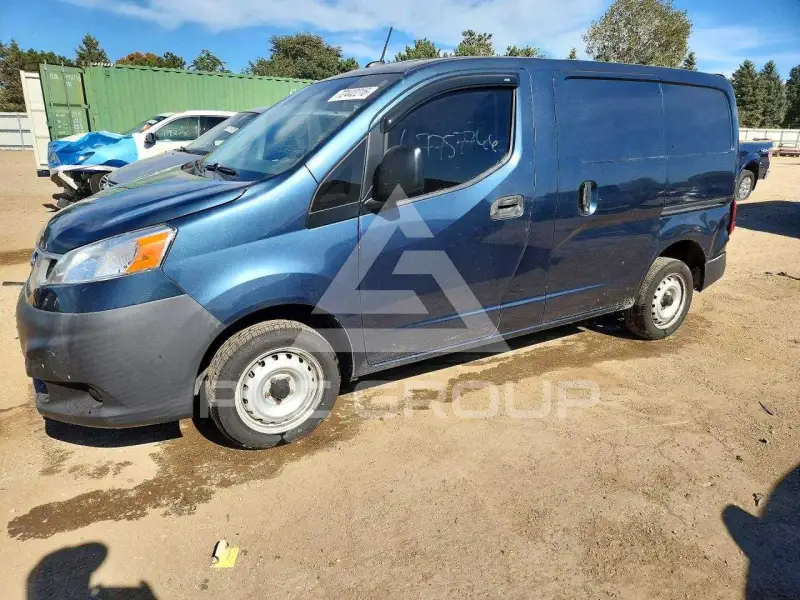 2016 Nissan NV 200 photo