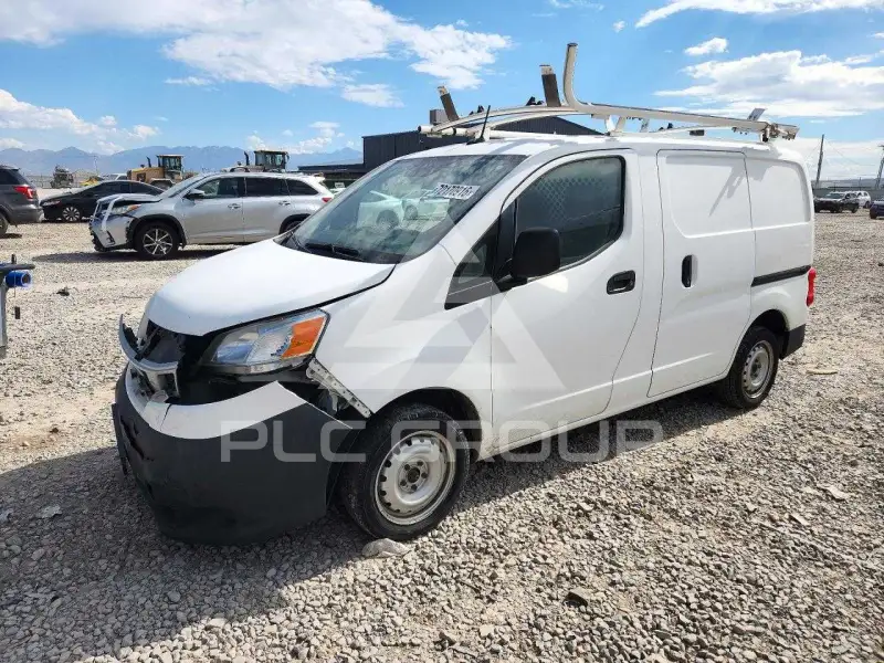 2016 Nissan NV 200 photo