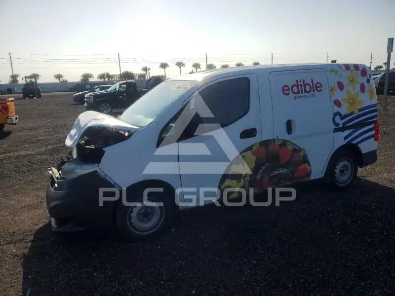 2016 Nissan NV photo