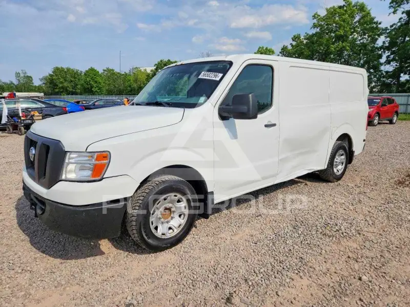 2016 Nissan NV photo
