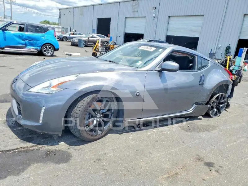 2016 Nissan 370Z фото