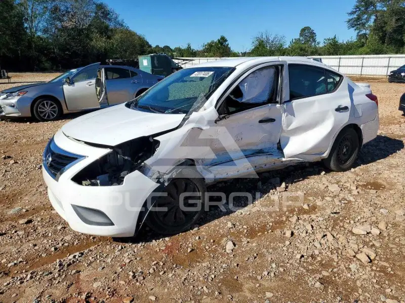 2016 Nissan VERSA фото