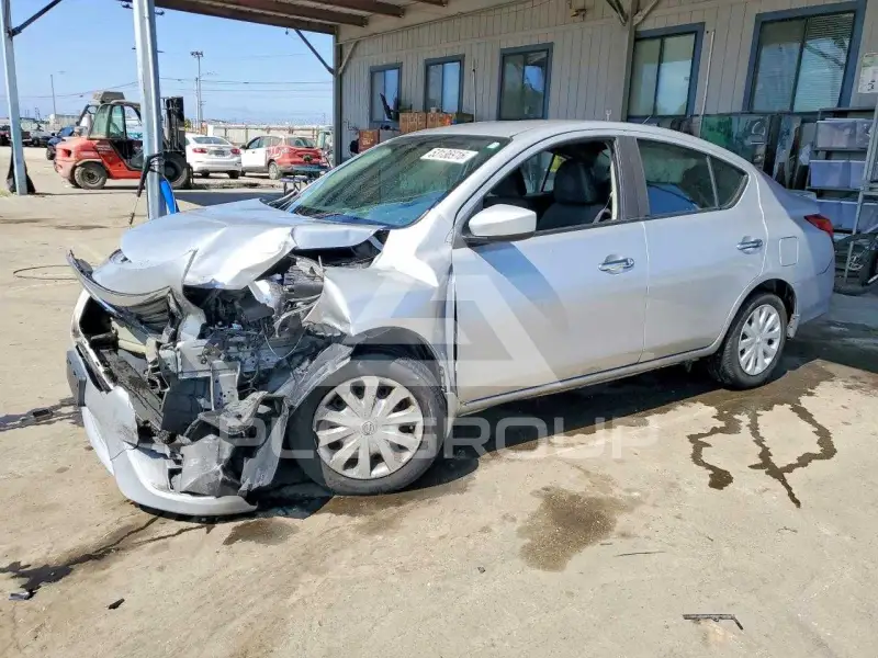 2016 Nissan VERSA photo