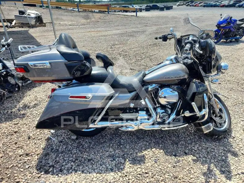 2016 Harley-Davidson FL photo