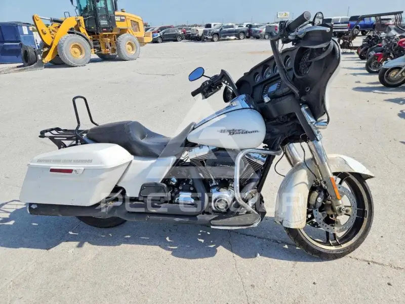 2016 Harley-Davidson FL photo