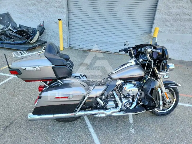 2016 Harley-Davidson FL photo