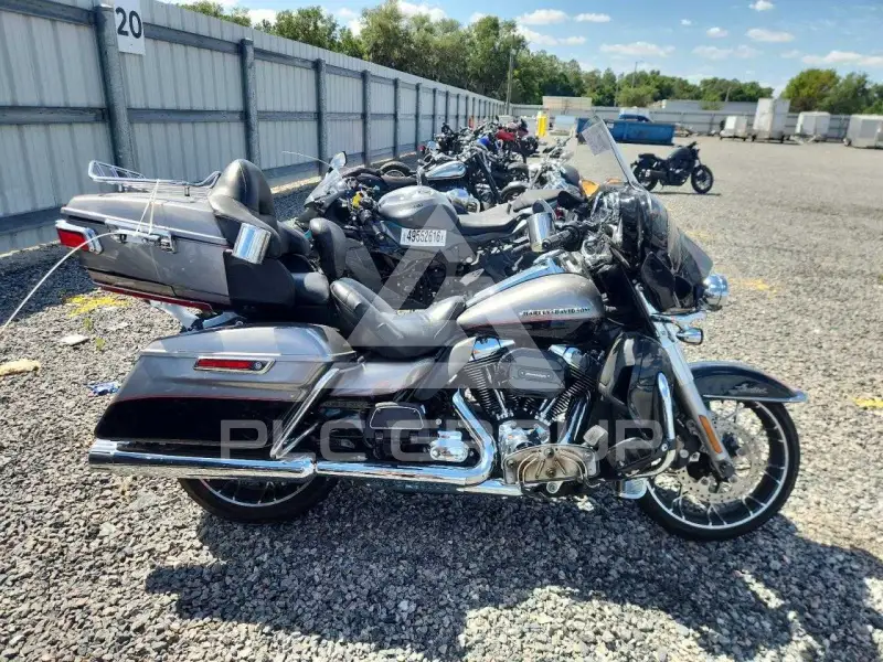 2016 Harley-Davidson FL photo