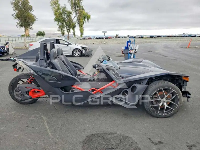 2016 Polaris Slingshot photo