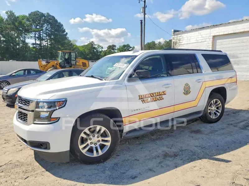 2016 Chevrolet Suburan photo