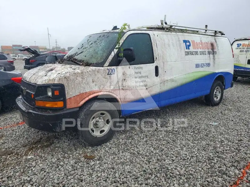 2016 Chevrolet Express photo