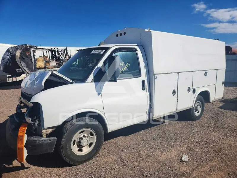 2016 Chevrolet Express фото