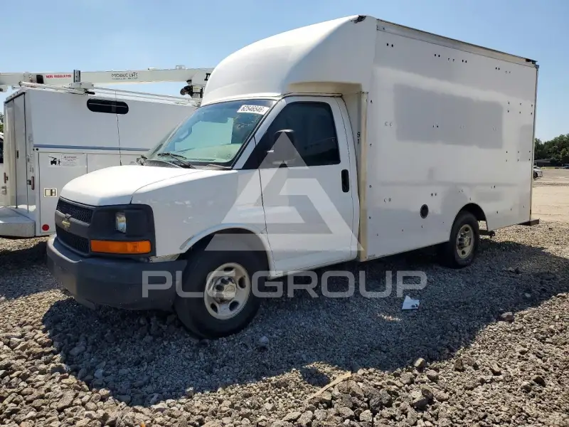 2016 Chevrolet Express photo