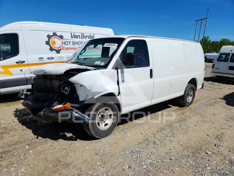 2016 Chevrolet Express photo