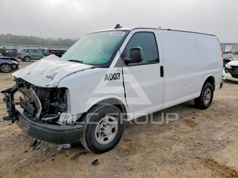 2016 Chevrolet Express photo