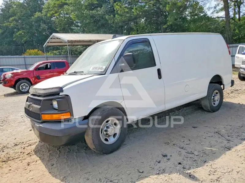 2016 Chevrolet Express photo