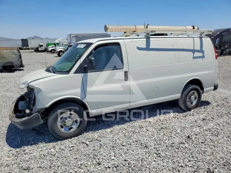2016 Chevrolet Express photo