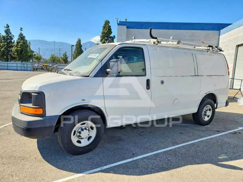 2016 Chevrolet Express photo