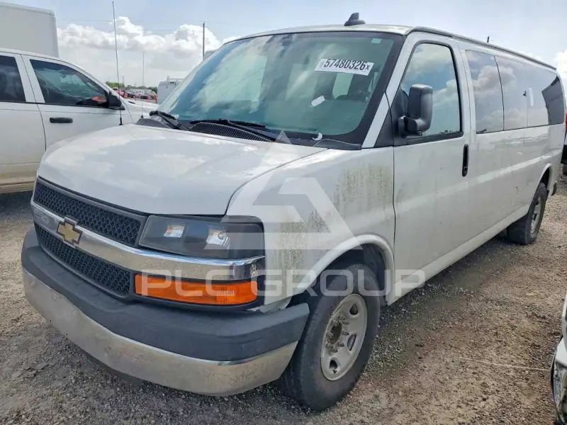 2016 Chevrolet Express photo
