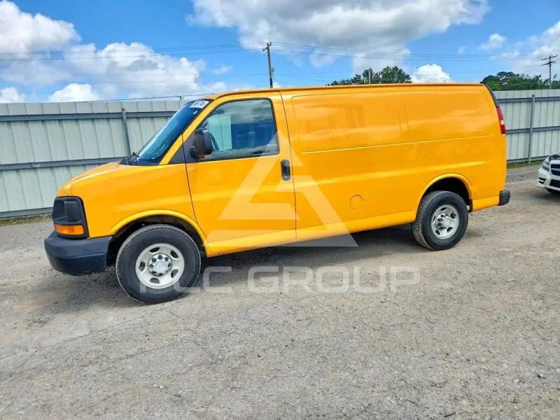 2016 Chevrolet Express photo