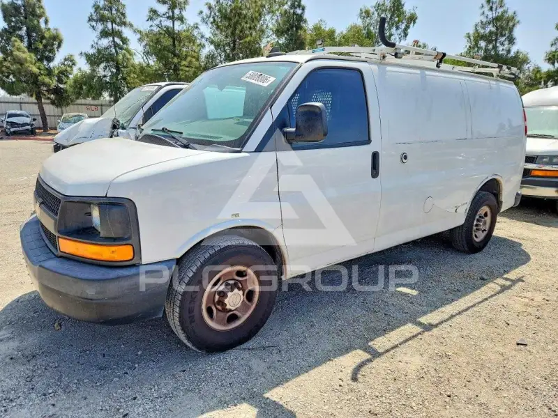 2016 Chevrolet Express photo