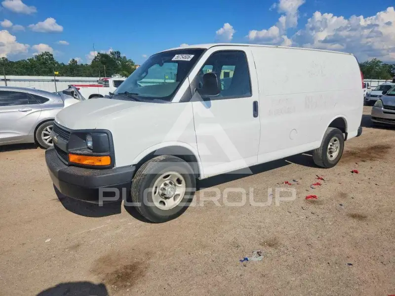 2016 Chevrolet Express photo