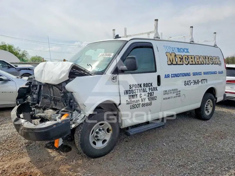 2016 Chevrolet Express photo
