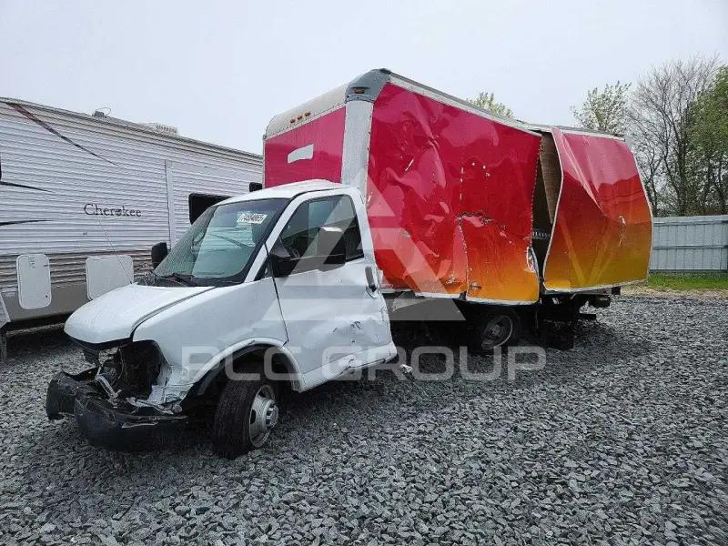 2016 Chevrolet Express photo