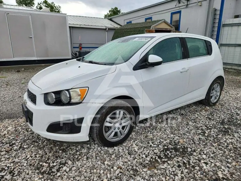 2016 Chevrolet Sonic фото