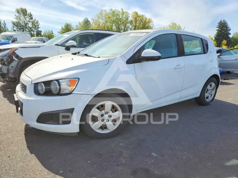 2016 Chevrolet Sonic photo