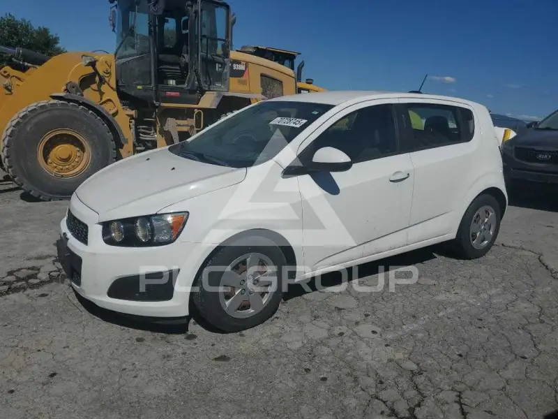 2016 Chevrolet Sonic фото