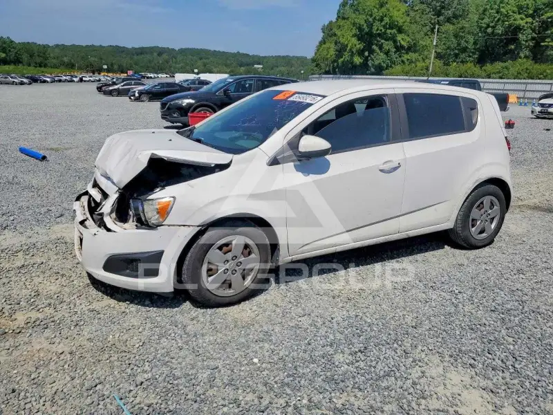 2016 Chevrolet Sonic фото