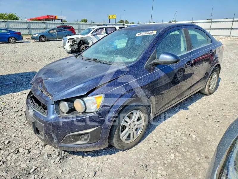 2016 Chevrolet Sonic photo
