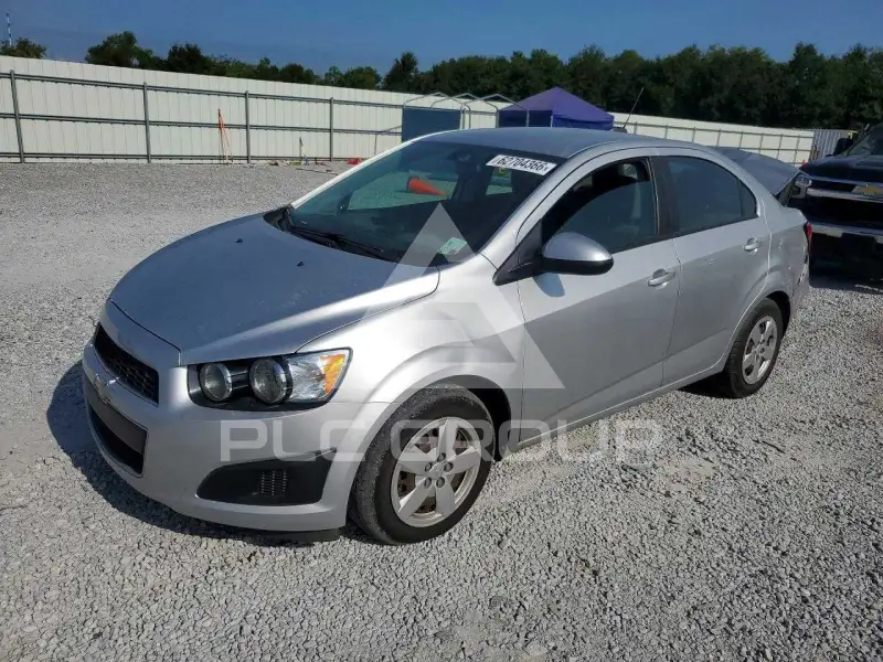 2016 Chevrolet Sonic фото