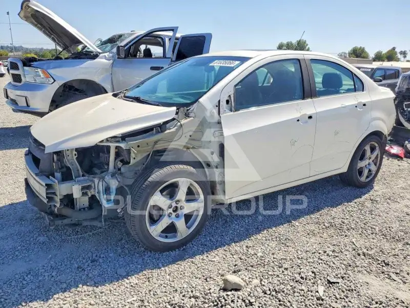 2016 Chevrolet Sonic фото