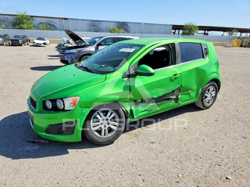 2016 Chevrolet Sonic фото