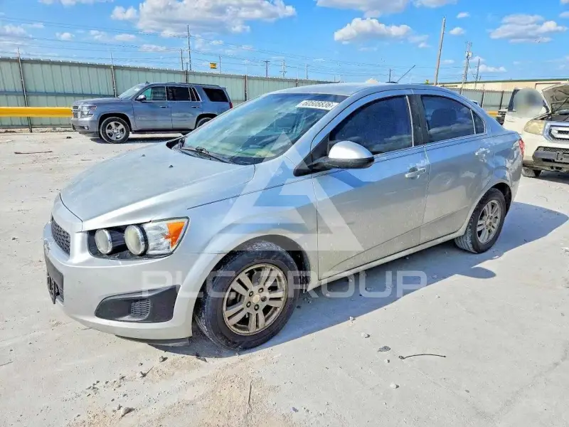 2016 Chevrolet Sonic фото