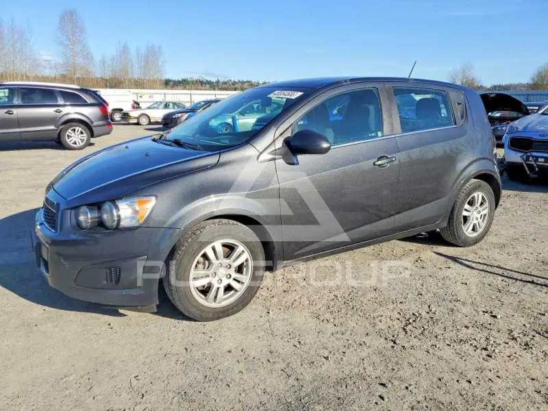 2016 Chevrolet Sonic фото