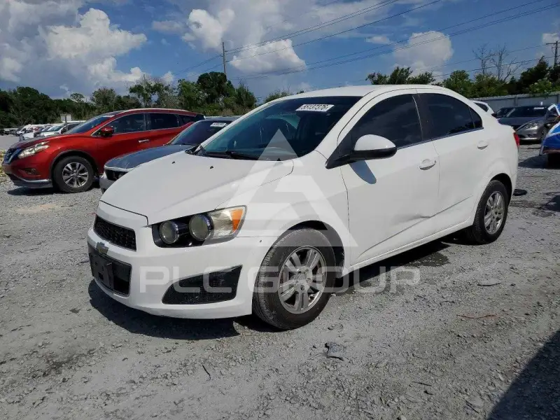 2016 Chevrolet Sonic фото