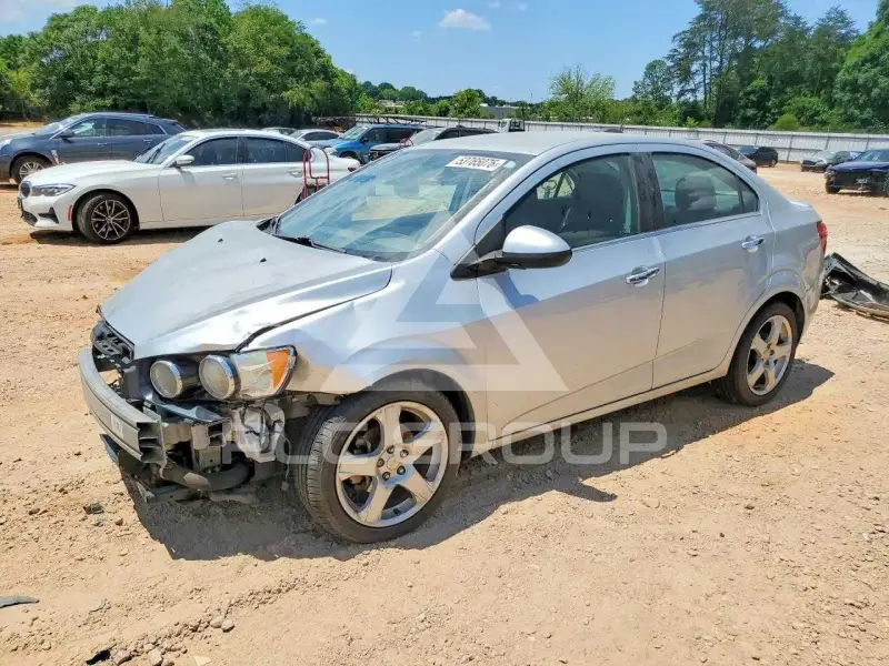 2016 Chevrolet Sonic фото