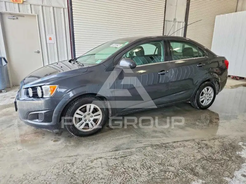 2016 Chevrolet Sonic фото