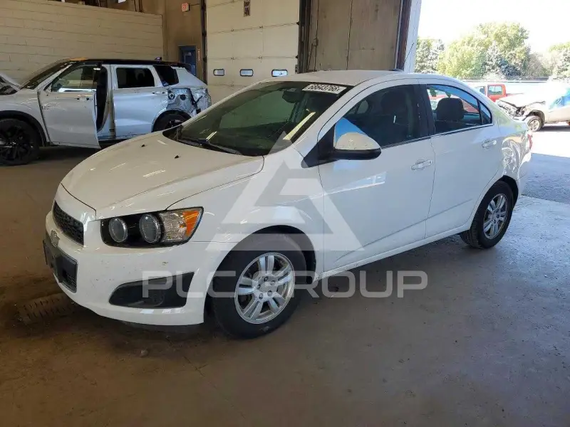 2016 Chevrolet Sonic фото