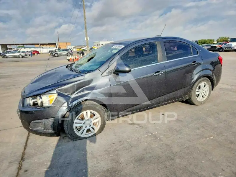 2016 Chevrolet Sonic photo
