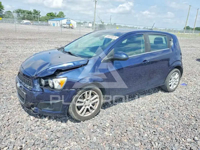 2016 Chevrolet Sonic фото